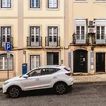 La Petite Maison Stylish By Homeful Homes 리스본